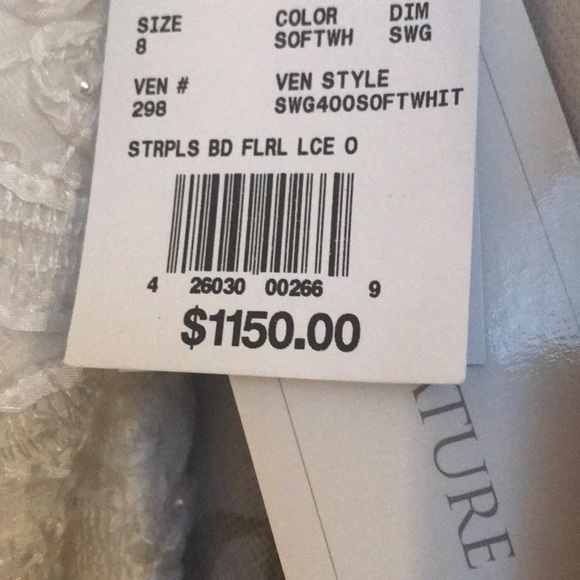 Wedding Dress - Picture 7 of 8